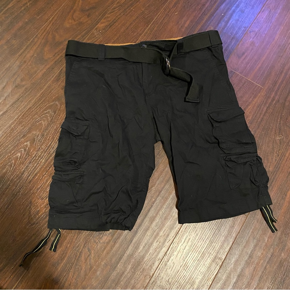 NWT Gray Earth | Black Regular Shorts